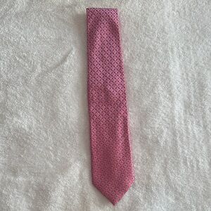Canali tie. Red/Pink with light purple geometric pattern. 3.5”